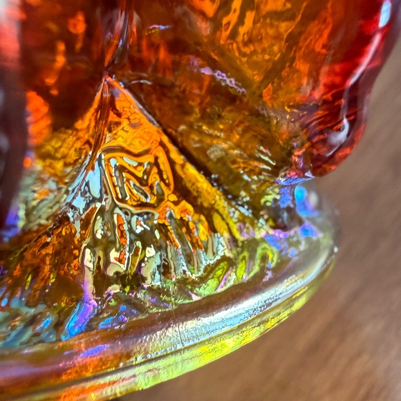 Stunning Mosser Marigold 6 inch hen on nest. Glower! - Picture 6 of 12